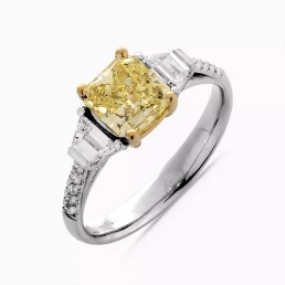 Anello fancy e baguette